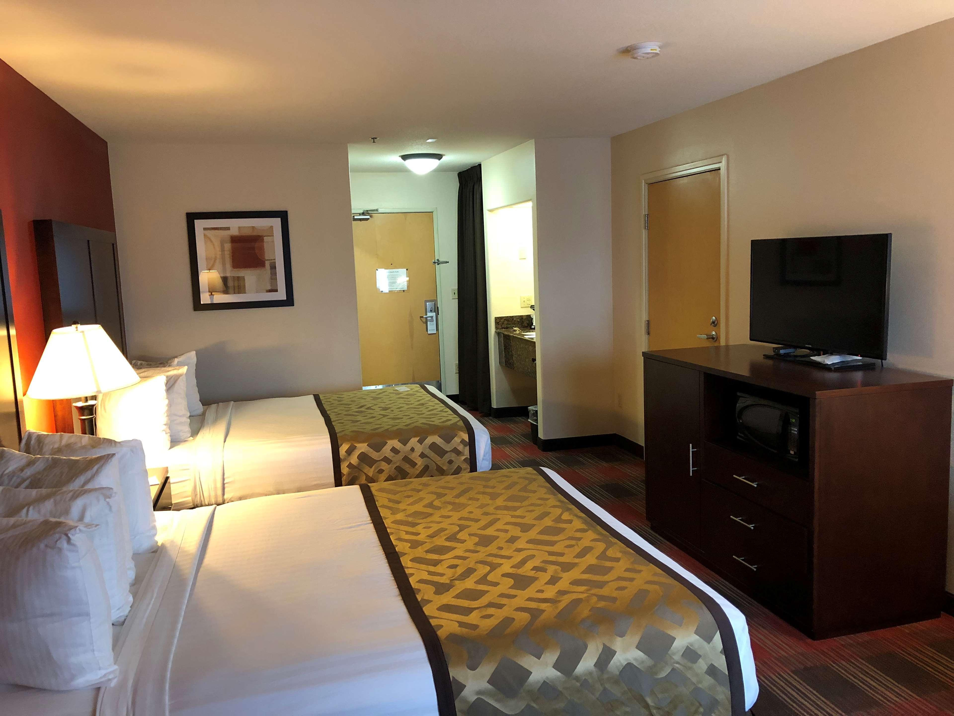 Best Western Dallas Inn & Suites Экстерьер фото