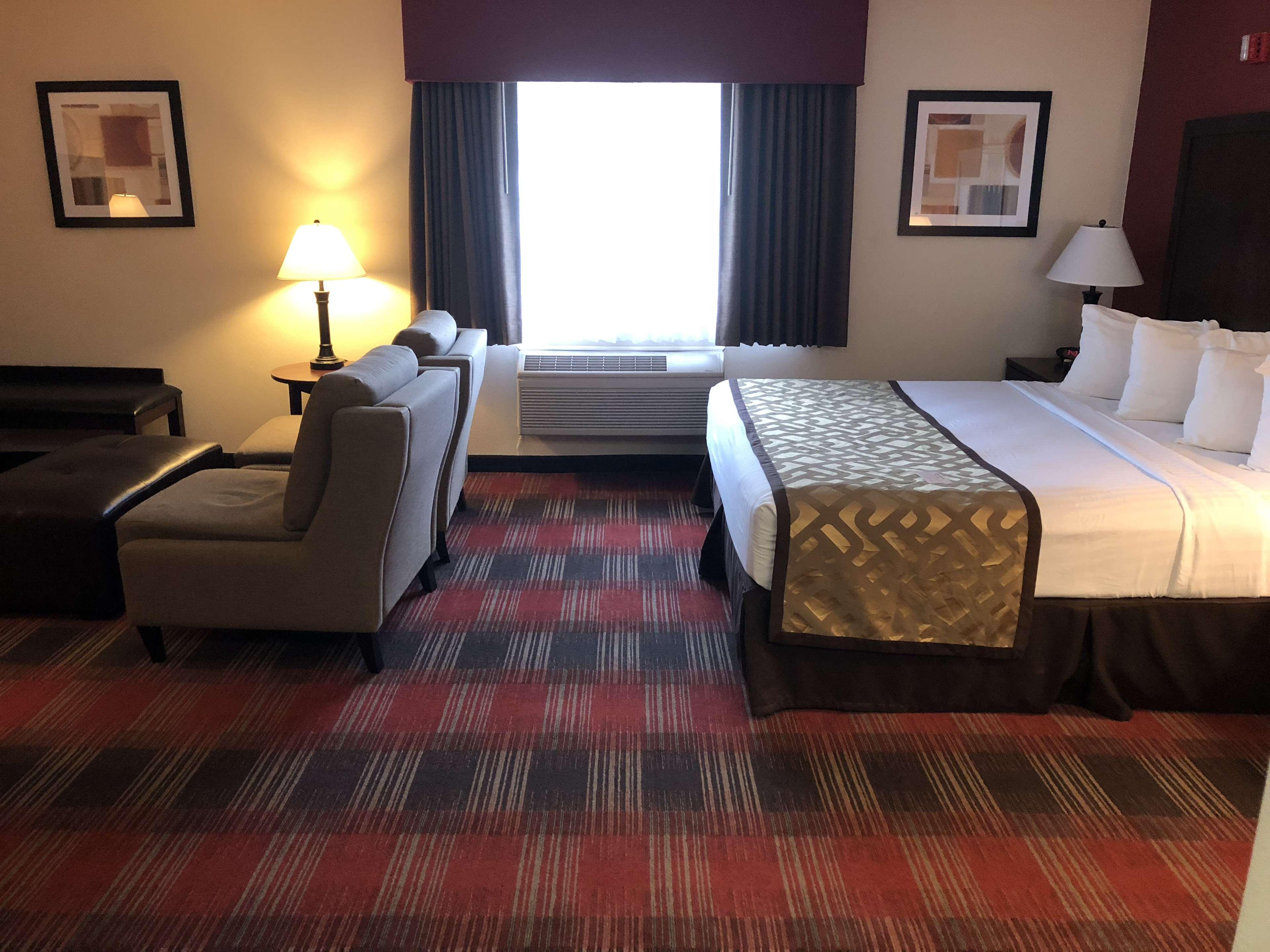 Best Western Dallas Inn & Suites Экстерьер фото